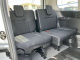 サードシートもスライドしますので荷室や足元の広さ調整ができます。