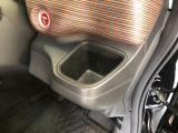 【ドリンクホルダー】こちらにドリンクホルダーがついています!