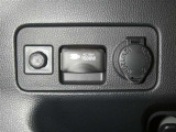 【電源コンセント】非常時やキャンプなどに役立つAC100V/1500Wコンセント付きです。