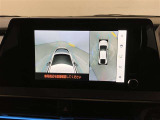 フロントカメラも付いていて信号のない交差点も安心です。