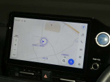【10インチ純正ナビ】純正ナビを装備。タッチパネル式で使いやすく、詳細地図により目的地をピンポイントで設定できます。初めての道でも迷いにくく、ロングドライブも快適ですよ♪