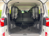 普段のお買い物や通勤、送迎等に十分な荷室スペースを確保しております。セカンドシートを倒すと、大きな荷物の積載も可能です♪