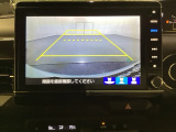 バックでの車庫入れも安心です! リアカメラが付いているバックモニター付のナビを装備しております。操作線もついており距離感も画面から確認できます。