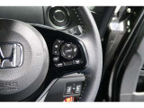 Hondaセンシングの機能のひとつ、アダプティブクルーズコントロール付!アクセルから足を離しても設定したスピードと前車との車間を保ち走行してくれます!車線維持もアシスト☆高速道路で疲労軽減ですね☆