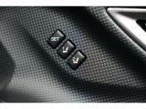運転席のシートポジションメモリー機能は、登録済みの運転者と交代しても、シートポジションの変更の手間がかかりません。