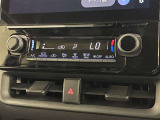 「中古車ハイブリッド保証」付き。ハイブリッド機構を無償で保証します。保証期間は、初度登録年月から10年目まで、またはロングラン保証が終わってから3年間。ただし累計走行距離が20万km以内です。