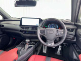 運転席まわりです。 各操作スイッチは使いやすい位置に配置されてます。