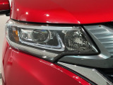 LEDヘッドライトは、点灯の瞬間から最大光量を発揮し、突然暗くなるトンネルなどでの安定感を高めます。
