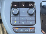 エアコンスイッチ下にシートヒーターのスイッチがついています。