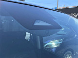 ドライブレコーダー。車両の前後を録画しています。