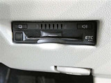 ビルトインタイプのETC車載機です。見た目もスマートで料金所通過もキャッシュレスです。