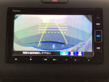 バックでの車庫入れも安心です! リアカメラが付いているバックモニター付のナビを装備しております。操作線もついており距離感も画面から確認できます。