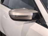 【BMWミラー】視認性の高いスタイリッシュなミラー。自動防眩機能も付いており夜間のドライビングをサポートします。