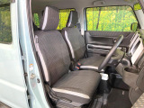 運転席シート廻りは使用感も少なく、良好な状態となっています。前オーナー様が丁寧に使っていたことがよくわかりますね。