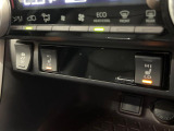 【シートヒーター】寒い日に重宝するシートヒーター!エアコンより早く温まってくれるので寒がりの人も安心ですね♪エアコンの温風は乾燥するから苦手、という方にもをおすすめです。