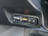 ETC2.0を搭載し、高速道路の料金決済をスムーズに行えるだけでなく、道路情報を活用した高度な運転支援サービスにも対応しています。