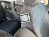運転席からでも助手席のシートを倒すことができます。
