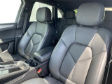マカン  S 4WD 本革シート