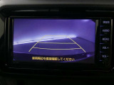 【バックモニター】・・・気になる後ろの見通しも、車庫入れに大活躍☆運転が困難な場所でも、しっかりサポート!心強い味方のモニターです♪