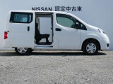 サイドドアも大きくスライドし、荷物の出し入れが楽にできます。