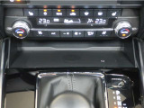 各種装備ございますので是非一度ご来店いただいて現車のご確認お願いいたします。