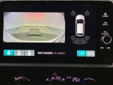 バックでの車庫入れも安心です! リアカメラが付いているバックモニター付のナビディスプレーを装備しております。バンパーについているソナーや、操作線もついており距離感も画面から確認できます。