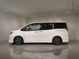 スーパーUVカットグリーンガラス(フロントドア)&UVカット機能付プライバシーガラス(スライドドア/リヤクォーター/バックドア)