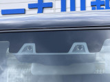 [衝突被害軽減装置]デュアルカメラブレーキサポート!前方の車両を感知する安全性能の高いお車です!