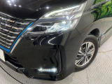 【LEDヘッドライト】悪天候や夜間走行時も良好な視界を確保し安心して運転できる高輝度LEDヘッドライトを装備!点灯速度が早く、消費電力も抑えられています。