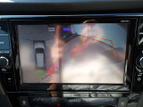まるでお車を真上から見下ろしたかのような映像をナビに映し出してくれますので狭い駐車場でも周囲を確認する事が出来ますので非常に安心です♪