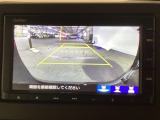 バックモニター付きで、車庫入れやバック時の後方確認をサポート。