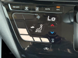 【 オートエアコン 】車内温度を感知して自動で温度調整をしてくれるのでいつでも快適な車内空間を創り上げます。