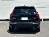 北欧流のラグジュアリーを体現したXC60。伝統的なスカンジナビアン・デザインを継承しながら、躍動感にあふれ優雅な雰囲気を身にまとう、新しい潮流を具現化したスタイリングです。