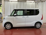 【スマートアシスト搭載車】 衝突回避支援ブレーキ機能(対車両・歩行者)、衝突警報機能(対車両・対歩行者)、誤発信抑制制御機能などの機能で安全な運転をサポートします