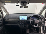 見通しの良い運転席回りとなっておりますので安心して運転をして頂けます!窓が大きいので明るく開放的な室内です