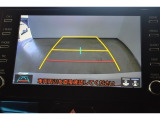 バックモニター付き。車両後方の映像が画面に表示されるので、車庫入れが苦手な人も安心です。ただし、目視確認もお忘れなくお願いいたします。