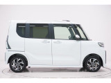 県内13店舗にて常時500台以上ダイハツ車を展示中です。見て、触って、納得のいく一台をぜひ見つけてください。