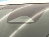 【ホンダセンシング】走行中に前方の車両等を認識し、衝突しそうな時は警報とブレーキで衝突回避と被害軽減をアシスト。より安全にドライブをお楽しみいただけます。