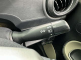 【オートライト】車外の明るさに応じて、自動的にライトの点灯・消灯をしてくれます。