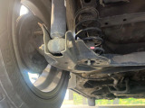 お車を安心してお乗りいただく為には、足回りの定期点検が欠かせません。サービスサポート(有償保証)では無料点検もご提供しており、安心のカーライフをお過ごしいただけるサポート体制が整っています。
