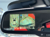 アラウンドビューモニター装備。前後左右4つのカメラから解析した、まるで上から車を見たような画像が映し出され、車の死角や駐車場の線も確認ができるようになります。日産の先進装備の1つです。
