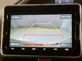 ディーラーオプションの大型9インチナビ付き!地図の見やすさやバックモニターの見やすさが運転をより楽にしてくれます♪テレビも大きい画面で見れて嬉しいですね!
