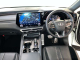 コックピットのような運転席は、ドライバーの運転する楽しさをさらに引き立ててくれます。