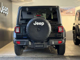 リアからもカッコよさがこぼれてあふれ出す。それがJeepです!