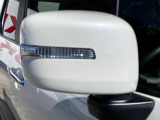 ウインカー付きドアミラーで対向車からの視認性も高いですね☆