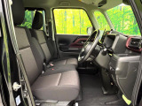 運転席シート廻りは使用感も少なく、良好な状態となっています。丁寧に使われていたことがよくわかりますね。