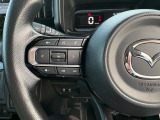 ステアリングスイッチでオーディオ関係の操作が可能です。運転姿勢変えずに操作が出来ます。