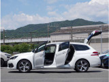 【中古車納車整備】専任メカニックによる2年定期点検相当の67項目の点検整備をご納車前に実施。主要な消耗部品は、点検の上必要であれば交換してご納車致します。