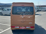 当社の優秀なスタッフがしっかり点検整備をさせていただいてからご納車いたします!さらに!エンジンオイル、エレメント、ワイパーゴムを新品交換させて頂いています!安心してお乗り頂けます!