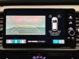 バックでの車庫入れも安心です! リアカメラが付いているバックモニター付のナビを装備しております。バンパーについているソナーや、操作線もついており距離感も画面から確認できます。